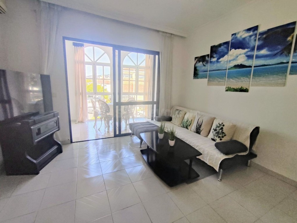 Piso muy luminoso y espacioso con alto potencial de rentabil - foto 3