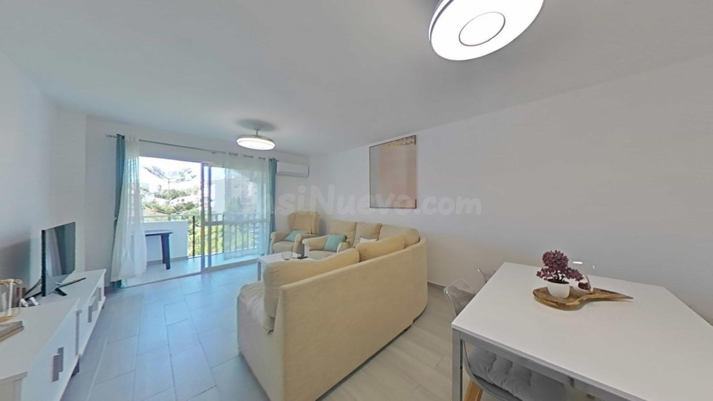 Luminoso piso reformado con terraza y piscina en pleno centr - foto 2