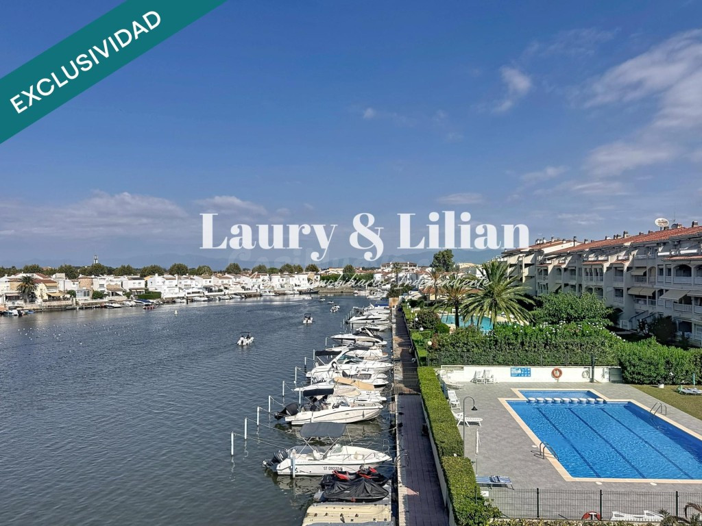 Apartamento de 3 dormitorios con piscina en el lago Sant Mau - foto 2