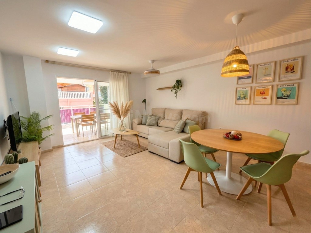 En venta, apartamento en segunda línea de playa en Moncofa, 