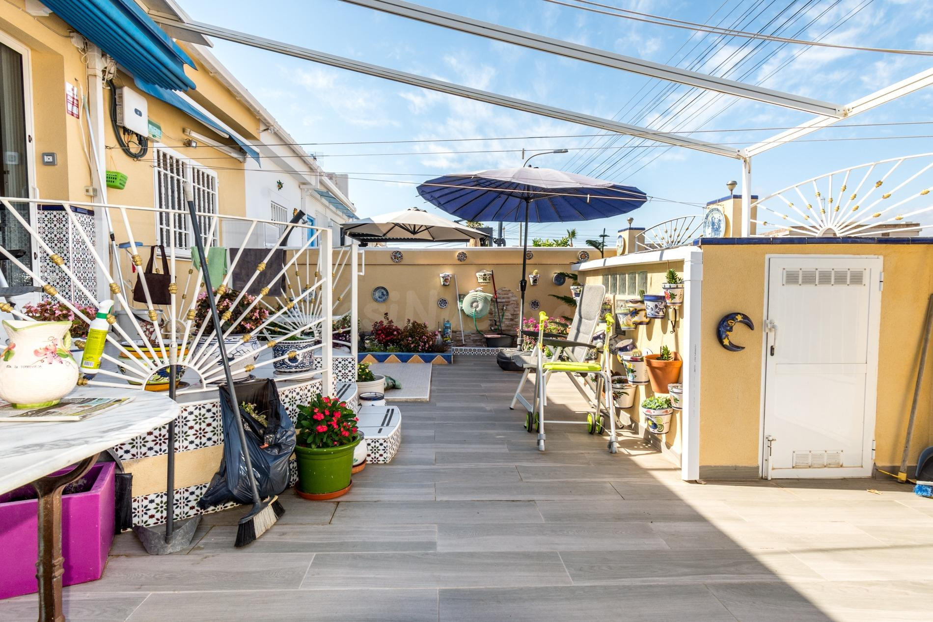 Bungalow en La Siesta con jardín de 30 m2, placas solares y  - foto 3