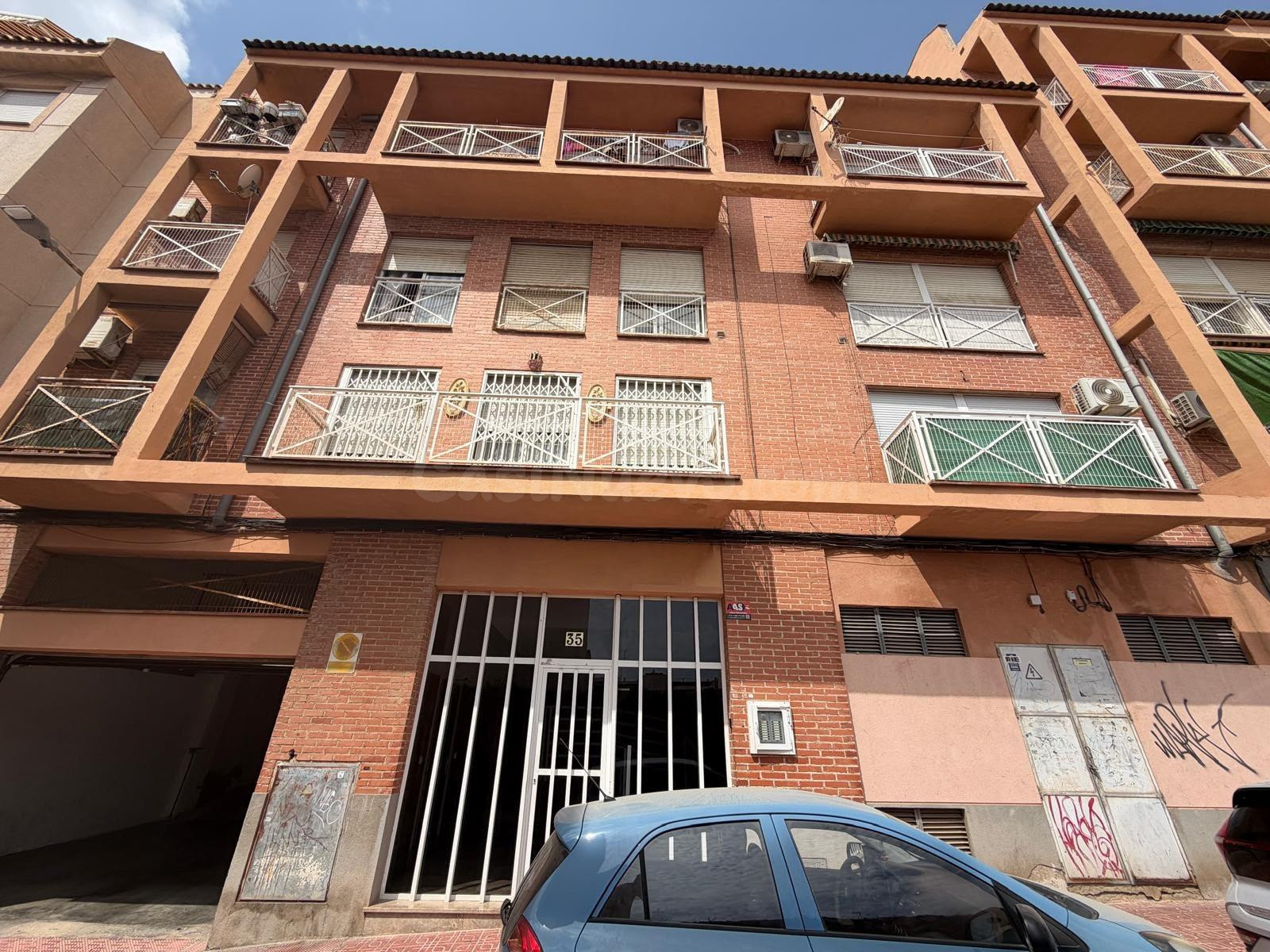 Ático con terraza, Alicante, Torrevieja. 2 habitaciones, 82 m2, 1 kilómetro del mar