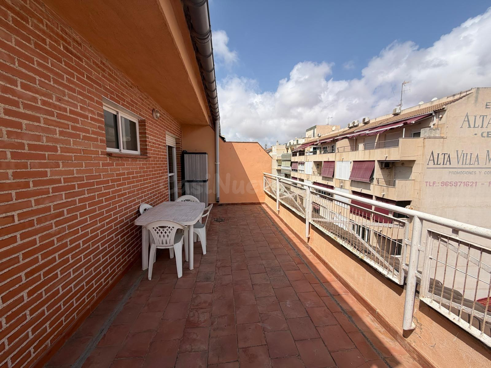 Ático con terraza, Alicante, Torrevieja. 2 habitaciones, 82  - foto 3