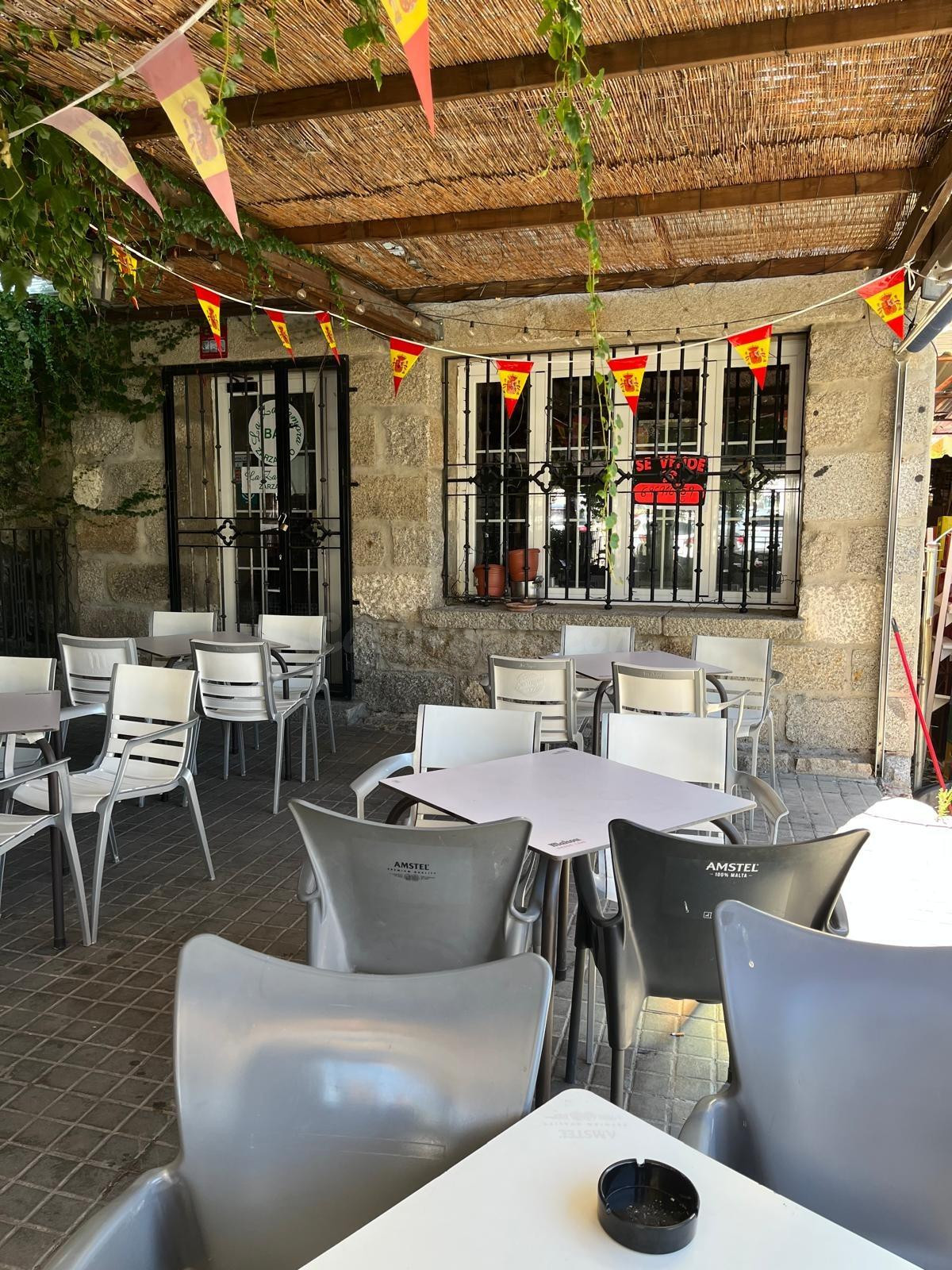 Oportunidad Única: Local Comercial en el Corazón de Zarzalej - foto 5