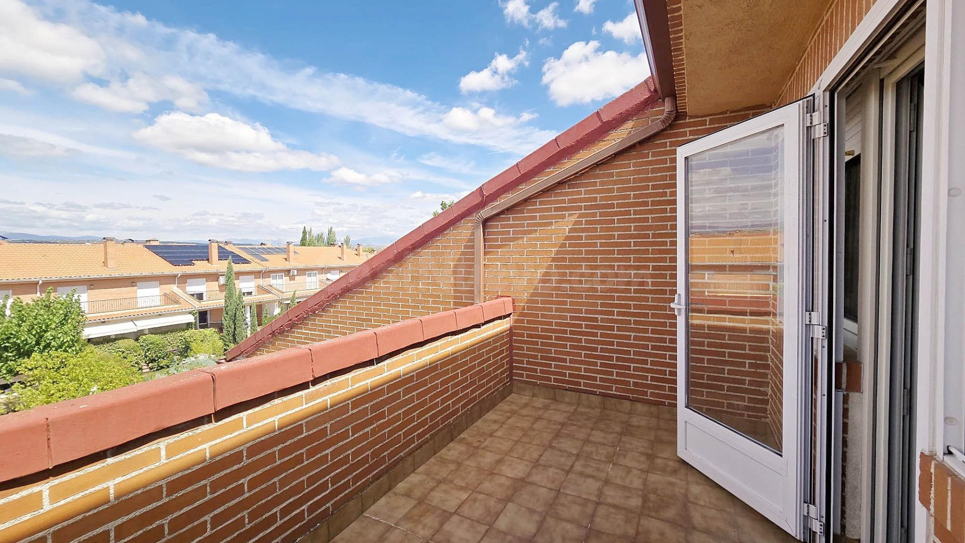 ¡ESTUDIANTES! habitaciones EN CHALET A COMPARTIR EN VILLANUEVA DE LA CAÑADA (MADRID)