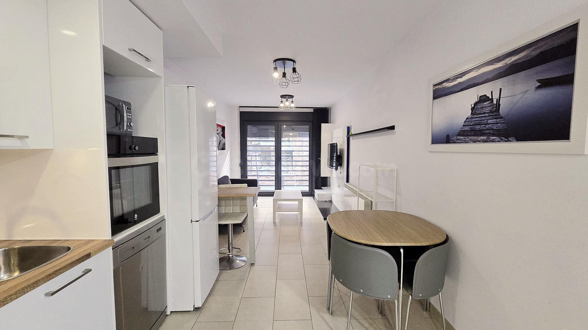 ESTUDIANTES! PISO MODERNO DE TRES habitaciones EN ALQUILER,  - foto 2