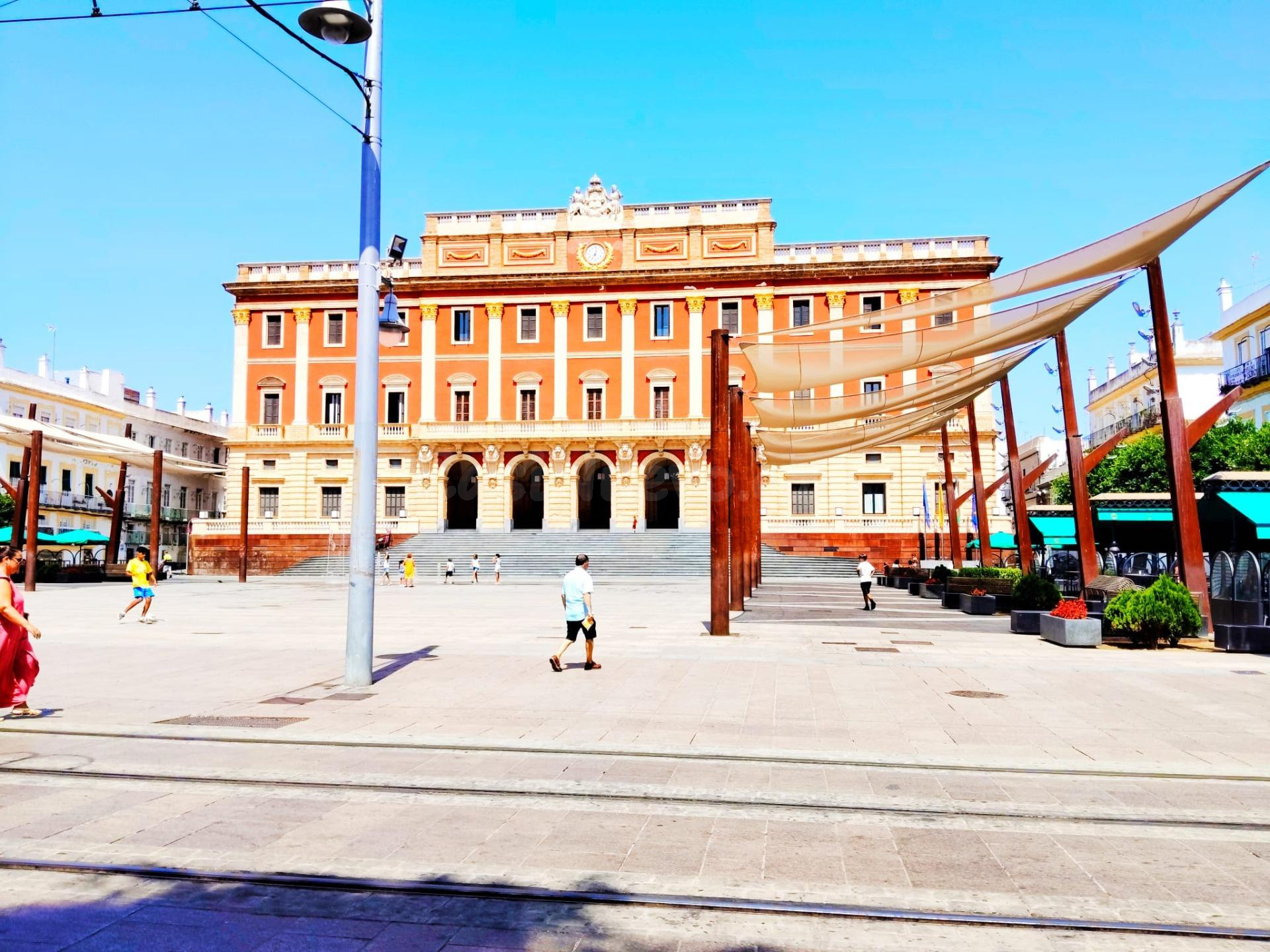 TU PRÓXIMO HOGAR TE ESPERA A  UNOS METROS DE LA PLAZA DEL RE - foto 2