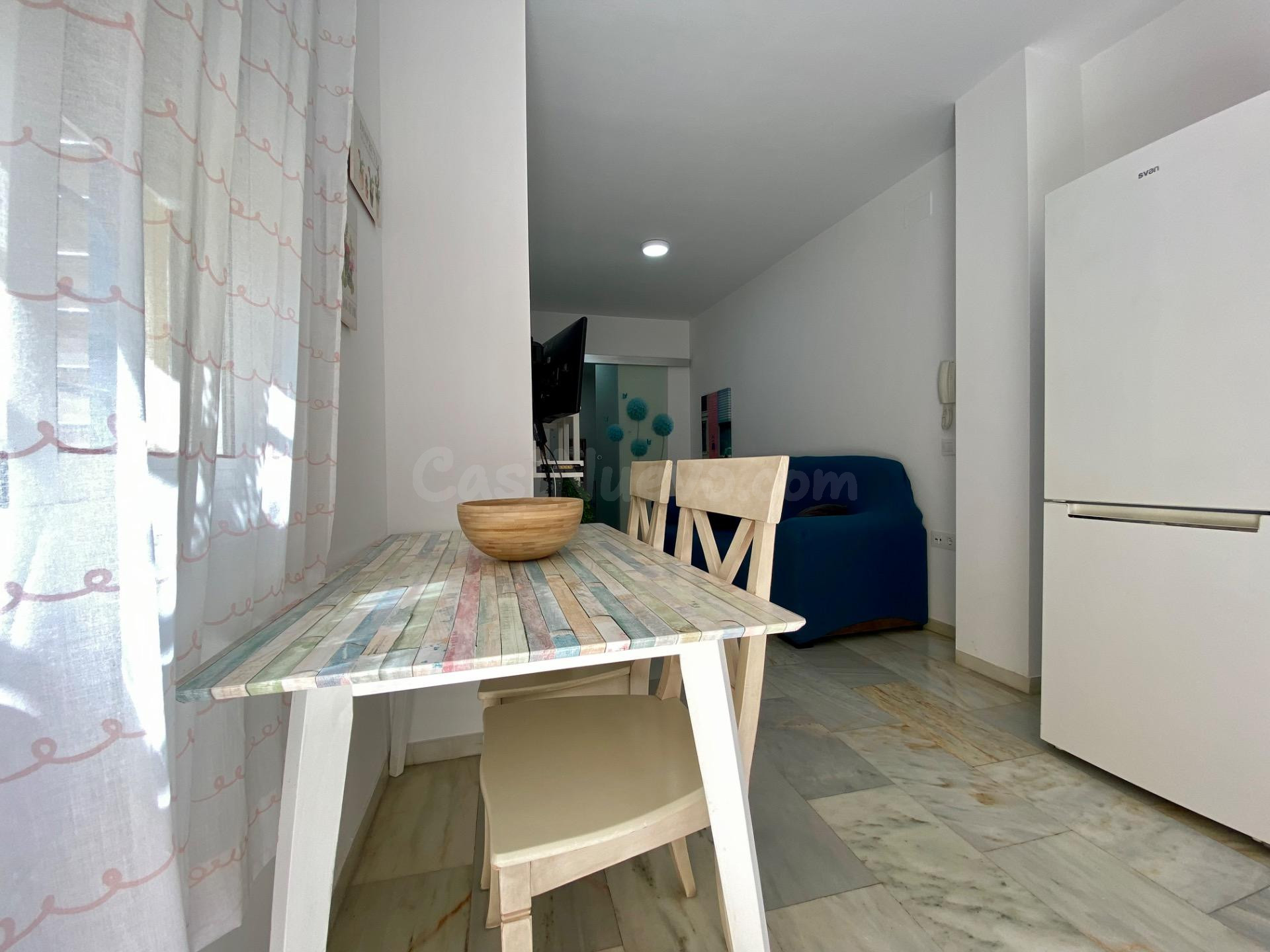 Apartamento reformado de 1 dormitorio en zona Las Palmeras - foto 3