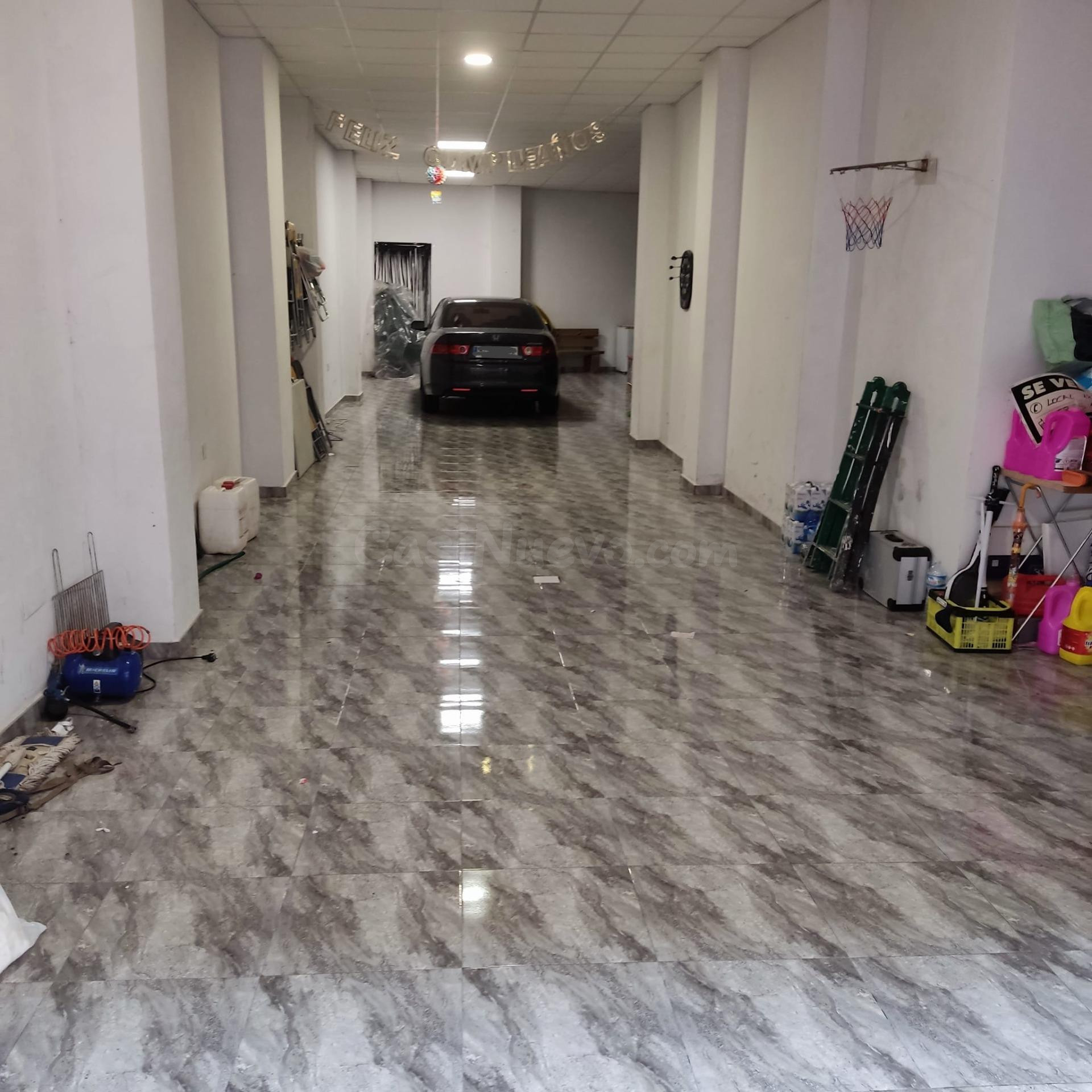 Fantástico local comercial en el centro de Guardamar del Seg - foto 2