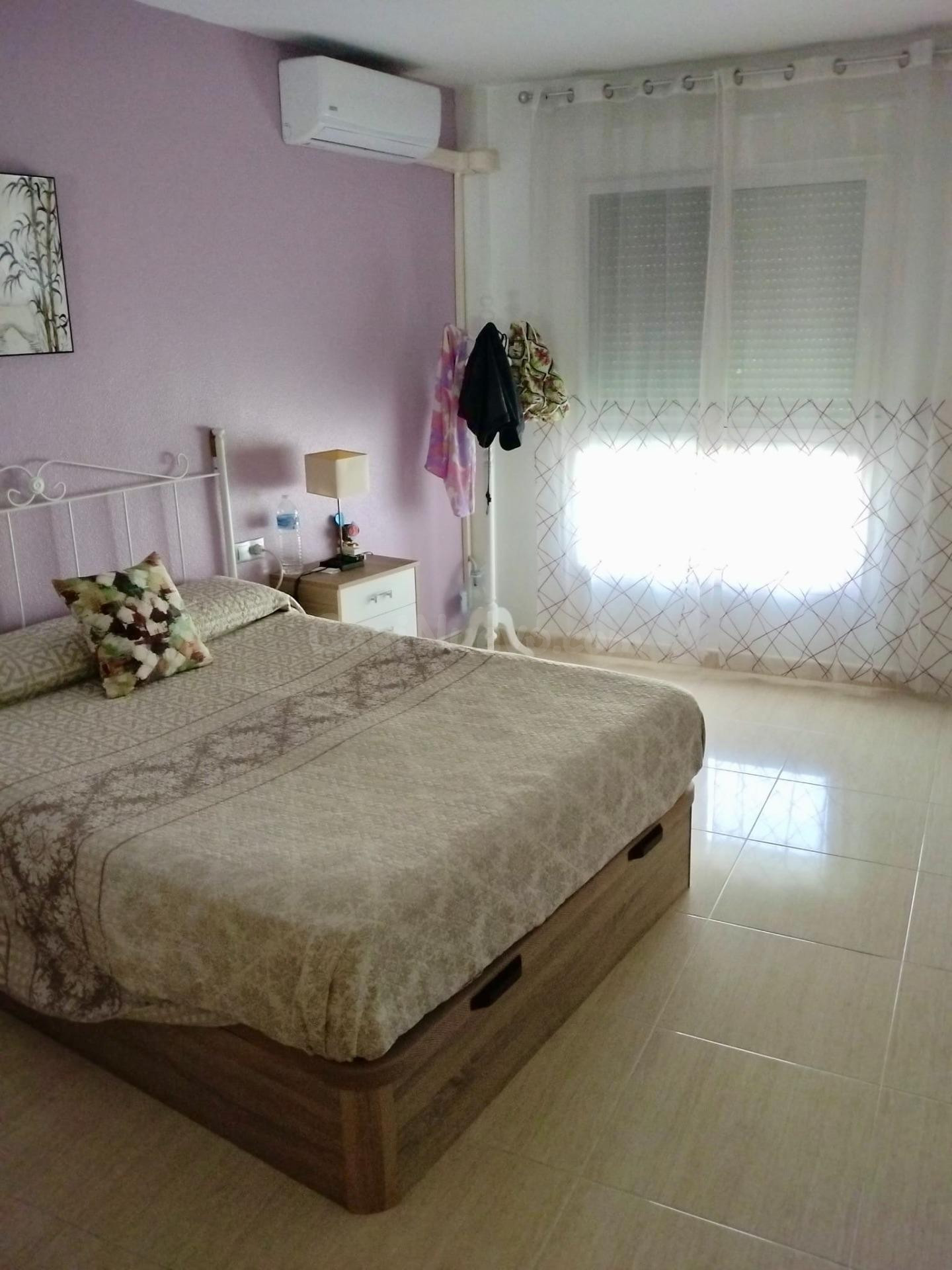 Chalet pareado en Huércal de Almería – 300 m2, garaje, jardí - foto 3