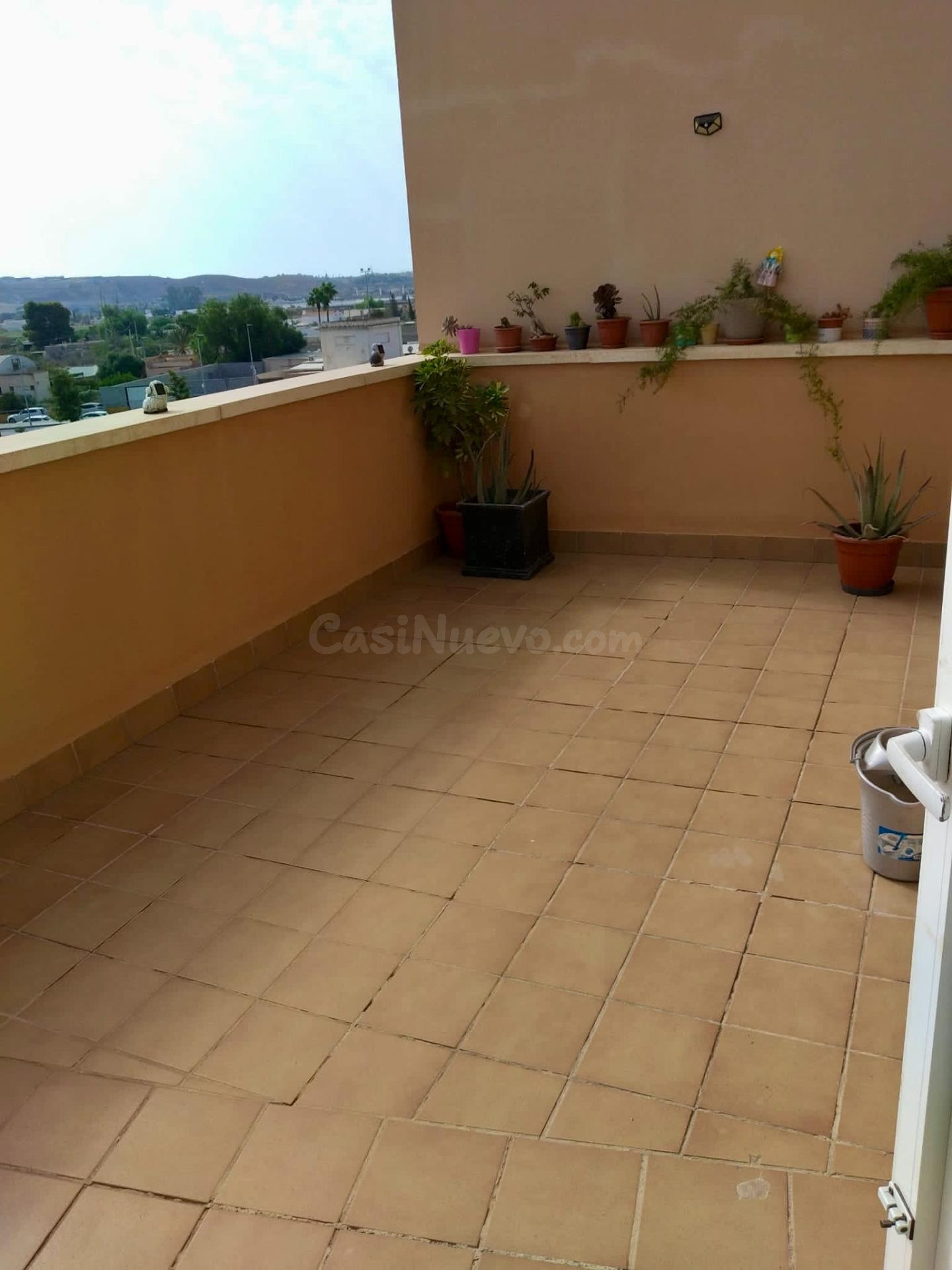 Chalet pareado en Huércal de Almería – 300 m2, garaje, jardí - foto 5