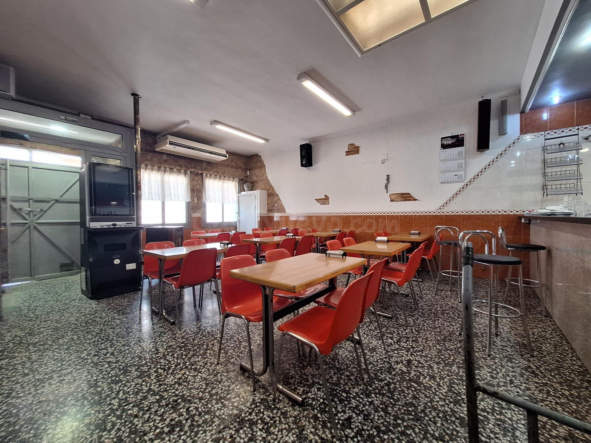 RESTAURANTE LISTO PARA TRABAJAR JUNTO AL PARC EUROPA DE BARB - foto 3