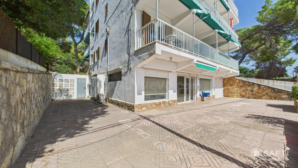 Se alquila – Local comercial - gran terraza privada en Santa Ponsa (Via de la Cruz, Mallorca)