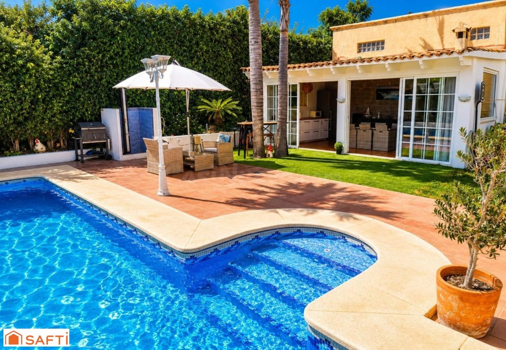 Tu refugio mediterráneo: privacidad, espacio y una villa para disfrutar sin limites