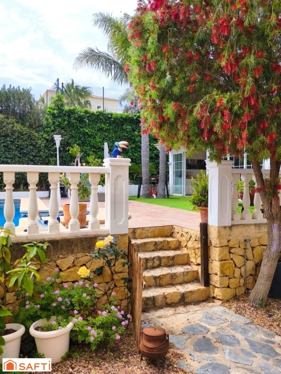 Tu refugio mediterráneo: privacidad, espacio y una villa par - foto 2