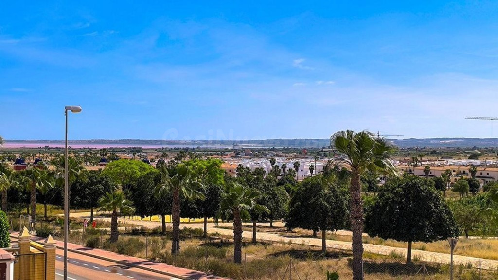 Venta de villa en Ciudad quesada, de 155m2 con 3 dormitorios - foto 3