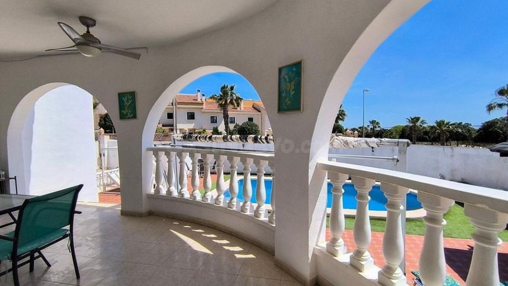 Venta de villa en Ciudad quesada, de 155m2 con 3 dormitorios - foto 5