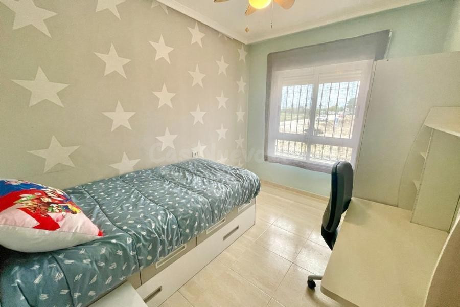 Venta de piso en Almoradi, de 85m2 con 2 dormitorios y 2 bañ - foto 2