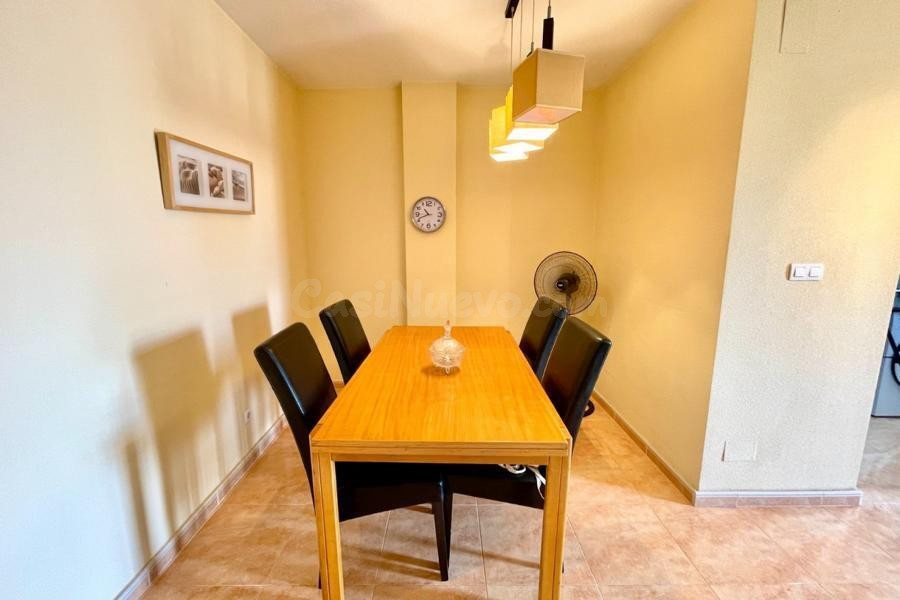 Venta de piso en Daya nueva, de 67m2 con 2 dormitorios y 1 b - foto 2