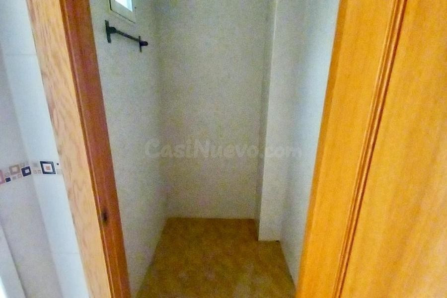 Venta de piso en Almoradi, de 107m2 con 3 dormitorios y 2 ba - foto 2