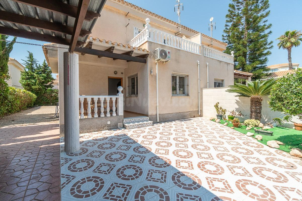 Chalet pareado en Playa Flamenca