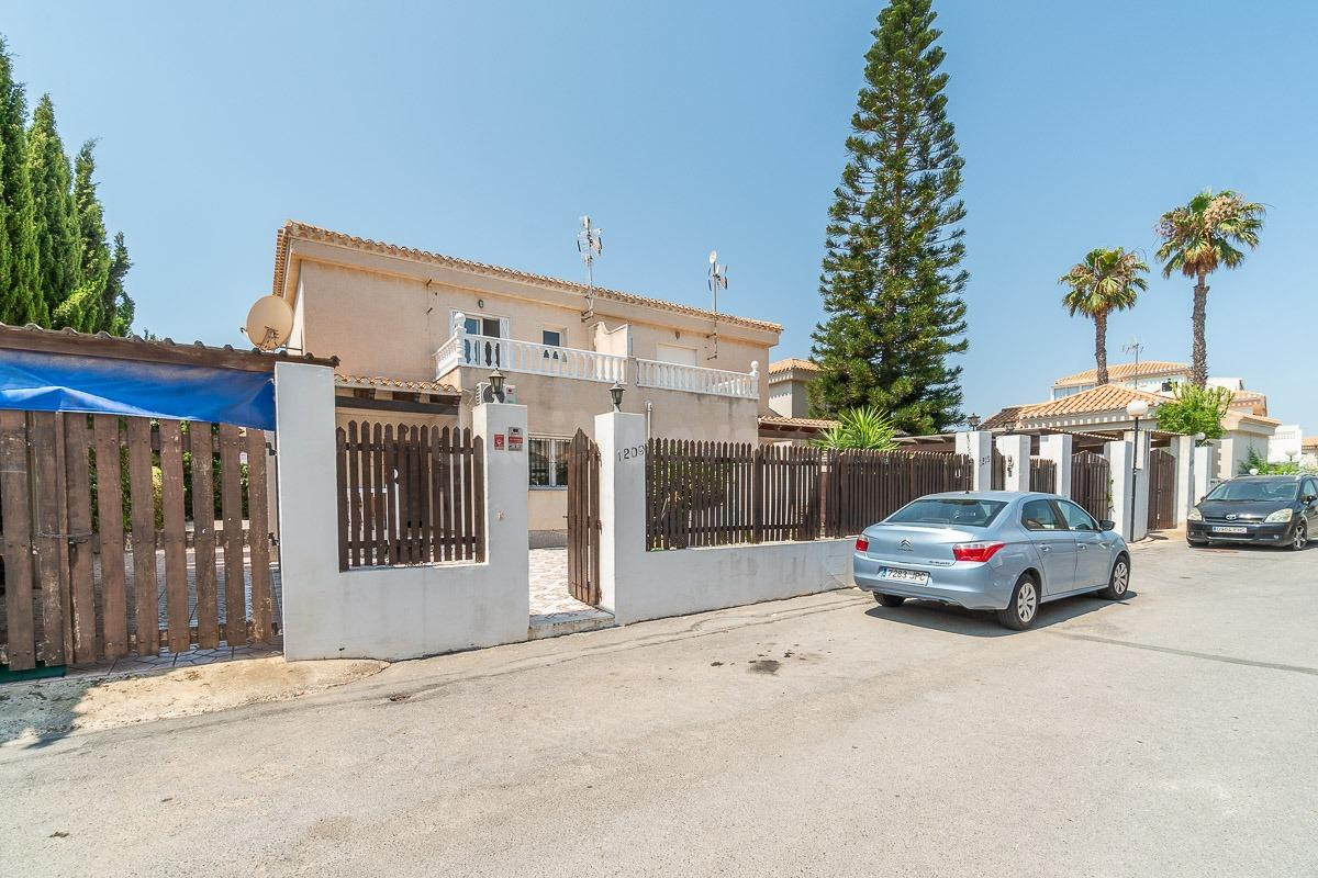 Chalet pareado en Playa Flamenca - foto 5