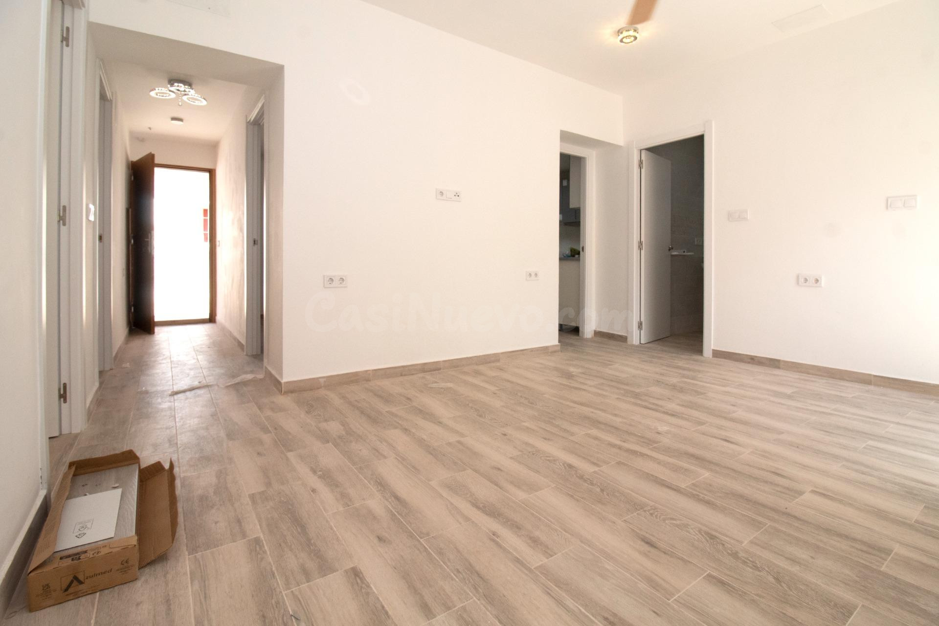 Amplia casa en planta baja en San Miguel de Salinas por €125 - foto 3