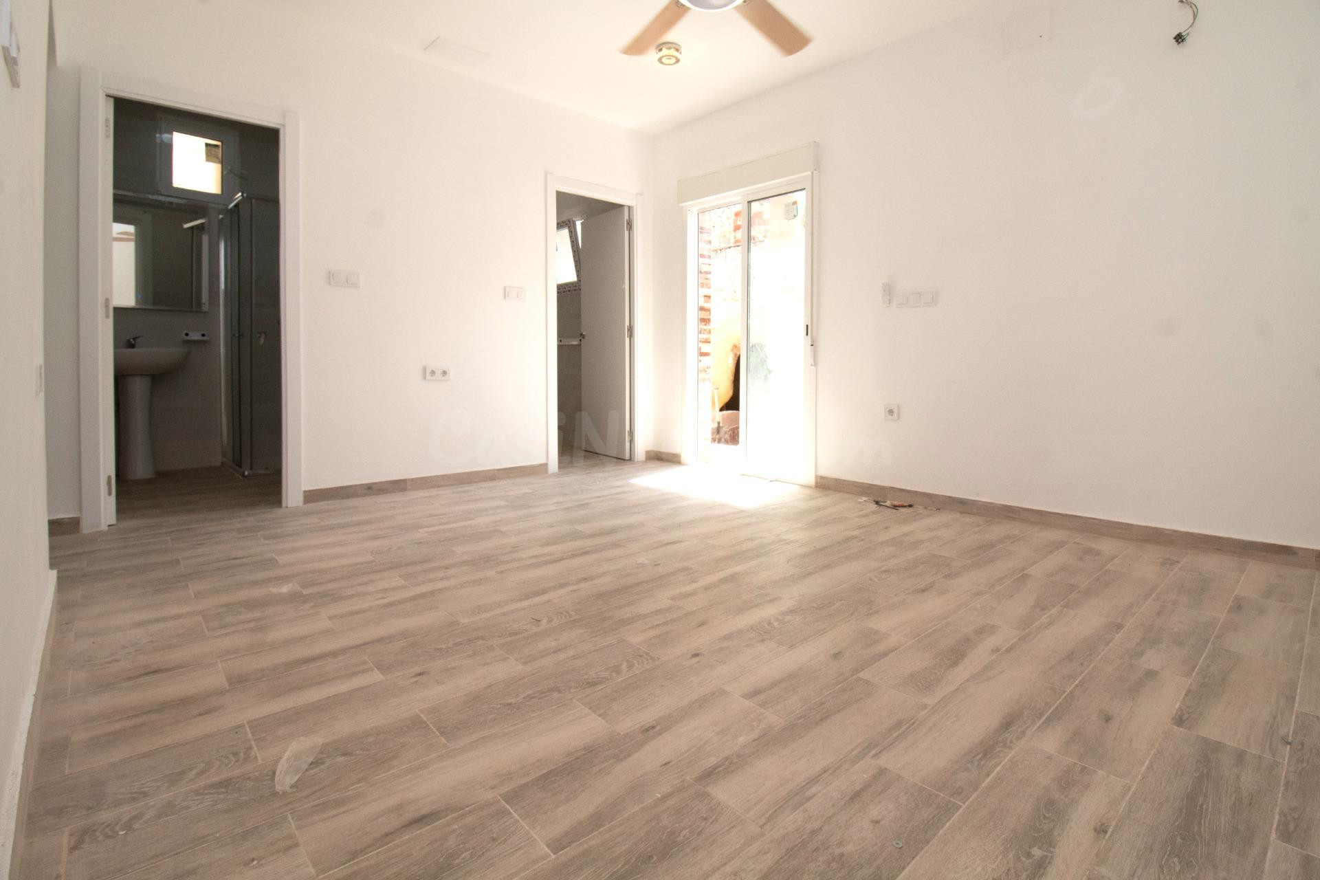 Amplia casa en planta baja en San Miguel de Salinas por €125 - foto 4