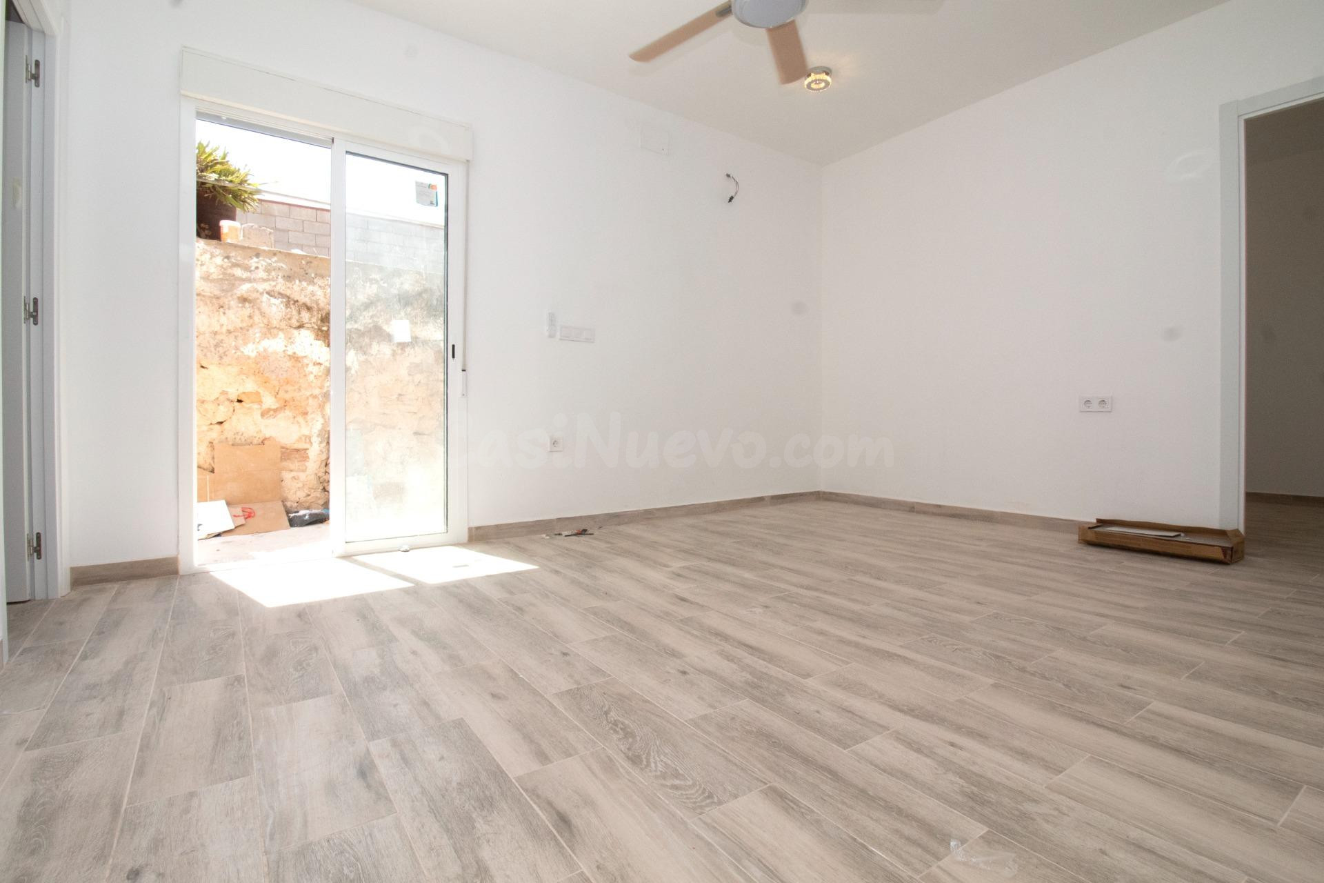Amplia casa en planta baja en San Miguel de Salinas por €125 - foto 5