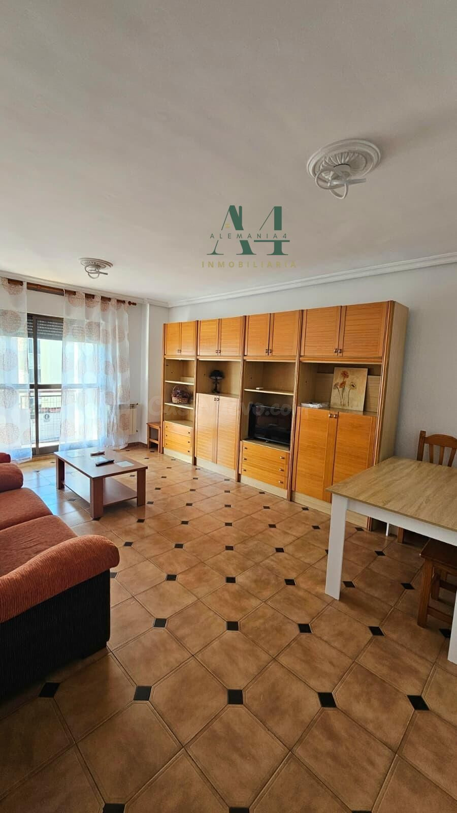 Acogedora Habitación en Alquiler en la Zona de Hernán Cortés, Cáceres - €235/mes