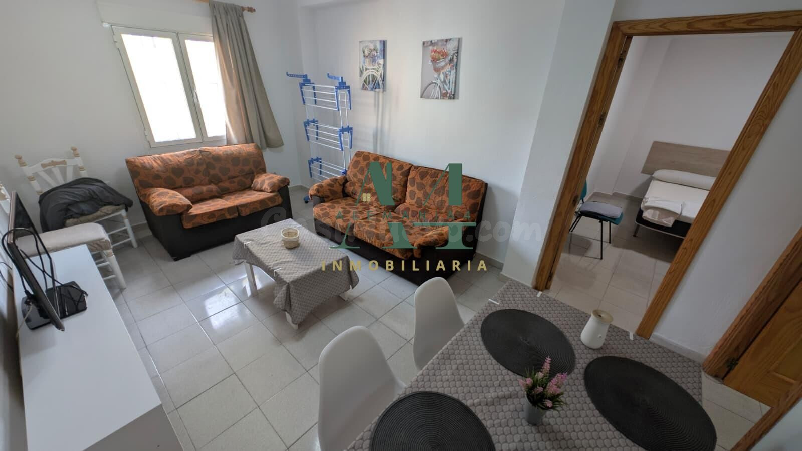 Amplio y Luminoso Piso en la Cruz de los Caídos - ¡Listo para Entrar a Vivir! €900