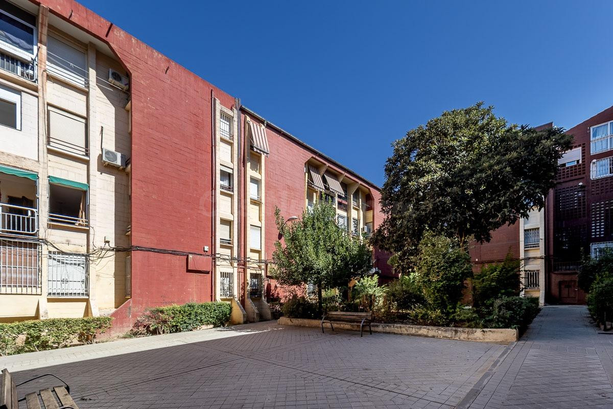 PISO EN VENTA EN CASERÍA DE MONTIJO (GRANADA)