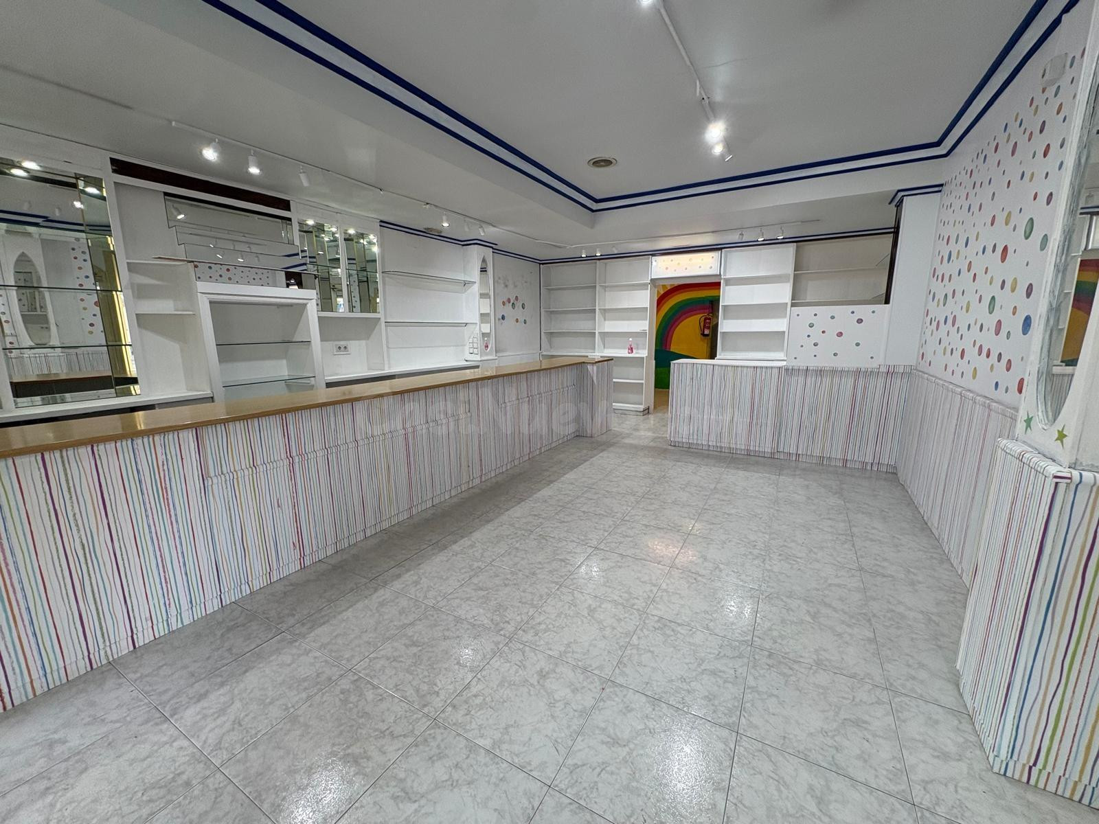 LOCAL COMERCIAL EN ALQUILER EN SAN PEDRO ALCÁNTARA PUEBLO