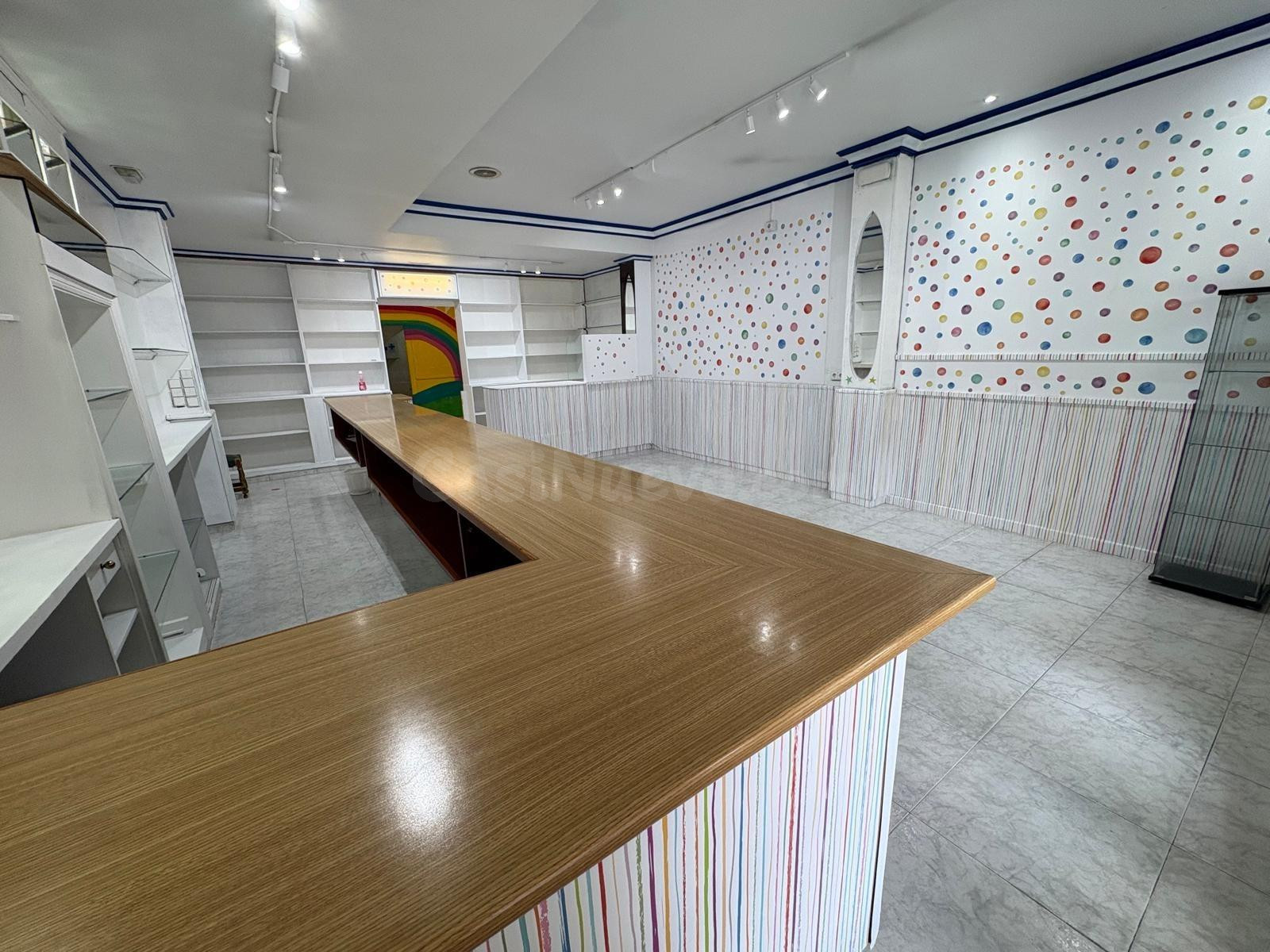 LOCAL COMERCIAL EN ALQUILER EN SAN PEDRO ALCÁNTARA PUEBLO - foto 4