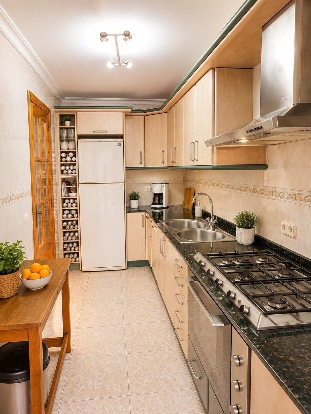 Planta baja de 3 dormitorios con amplia zona exterior en Cal - foto 5