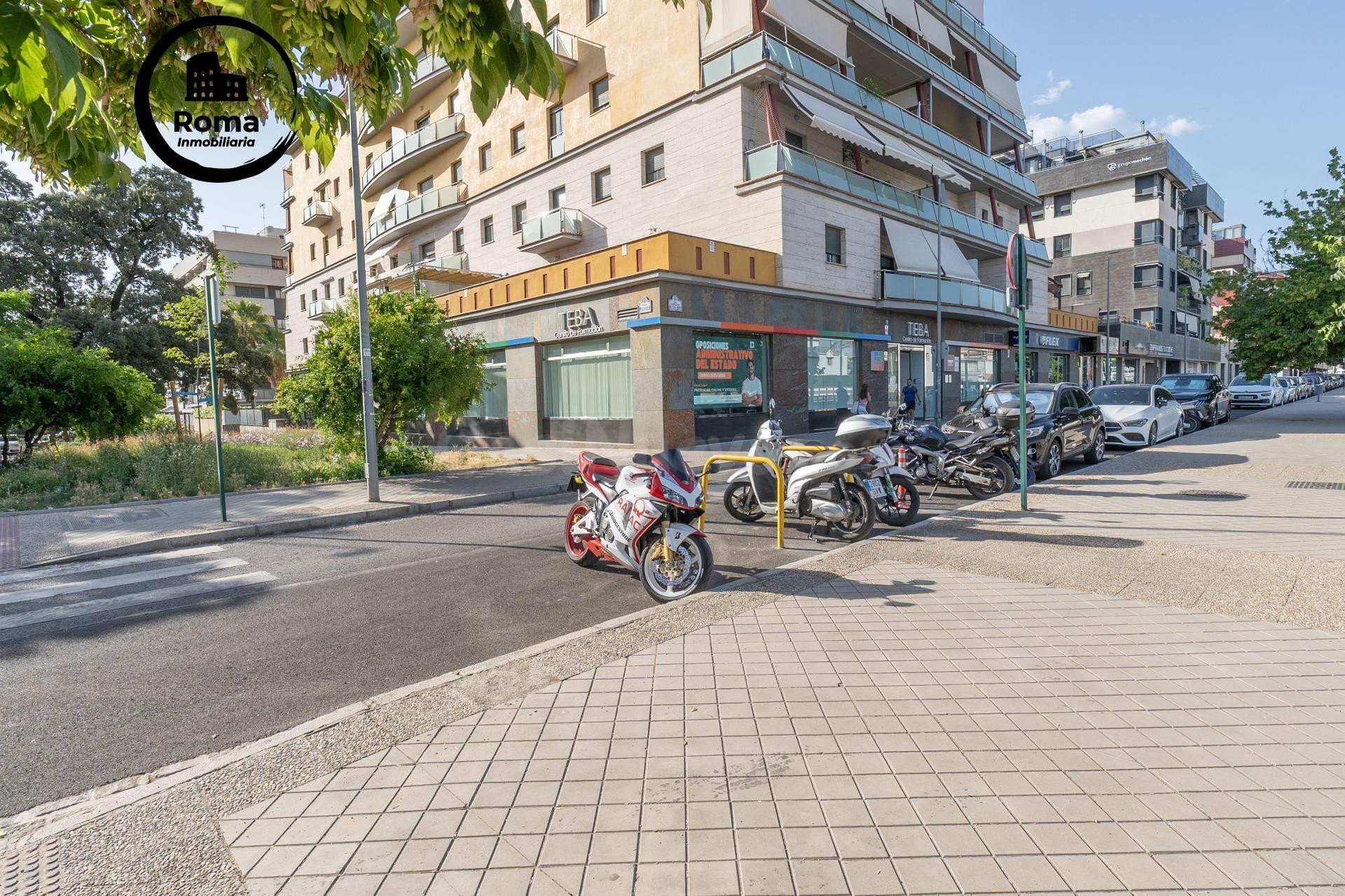 Se vende plaza de garaje en Parque Lagos cerca de Carrefour - foto 2