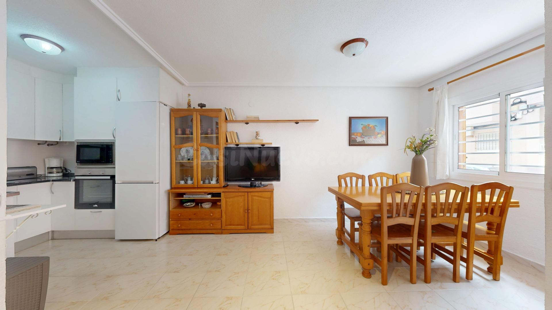 Precioso bungalow de tres plantas en playa de los locos - foto 2