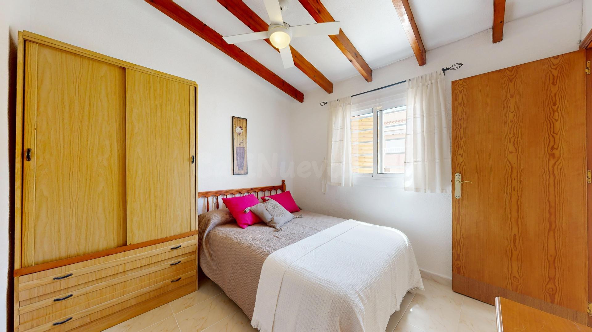 Precioso bungalow de tres plantas en playa de los locos - foto 5