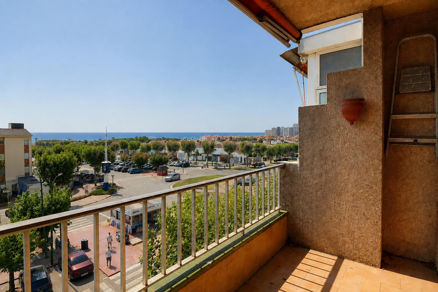 Apartamento con terraza en Empuriabrava