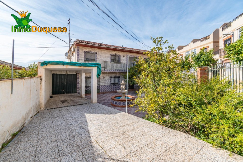 Chalet en La Vega de Granada. Con parcela de 921 m2 - foto 4