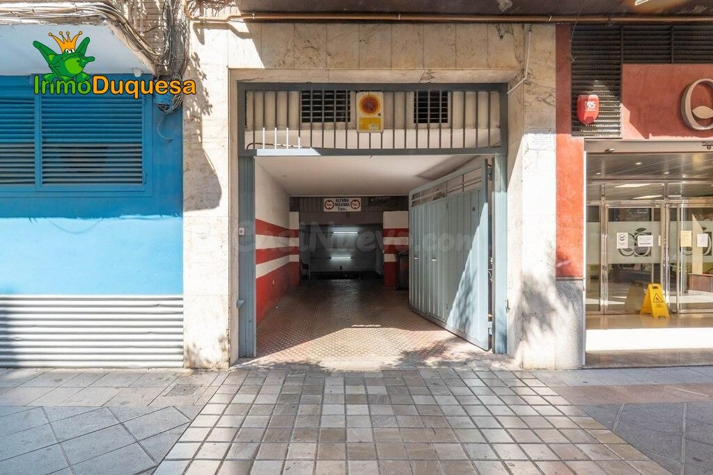 3 PLAZAS DE APARCAMIENTO juntas en Pedro Antonio de Alarcón. - foto 5