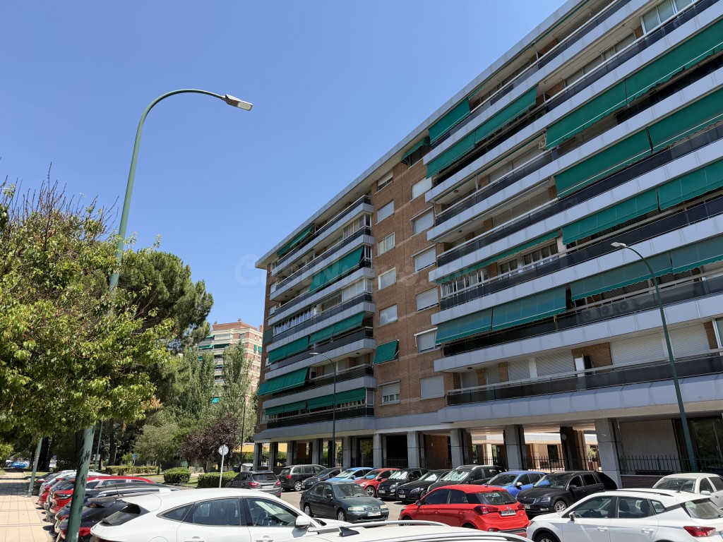 Piso en Venta en Valladolid Valladolid HUERTA DEL REY - foto 2