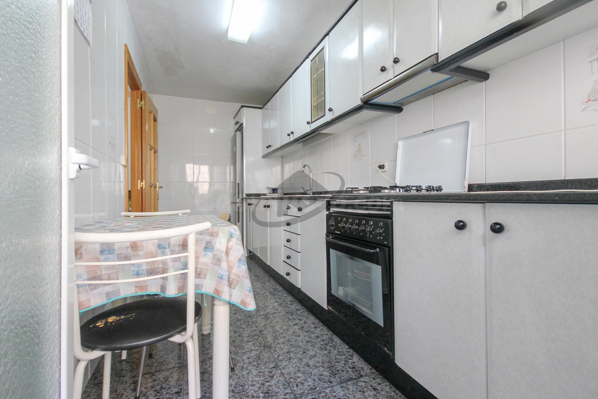 AMPLIO PISO DE 4 habitaciones CON GRAN BALCÓN - foto 5