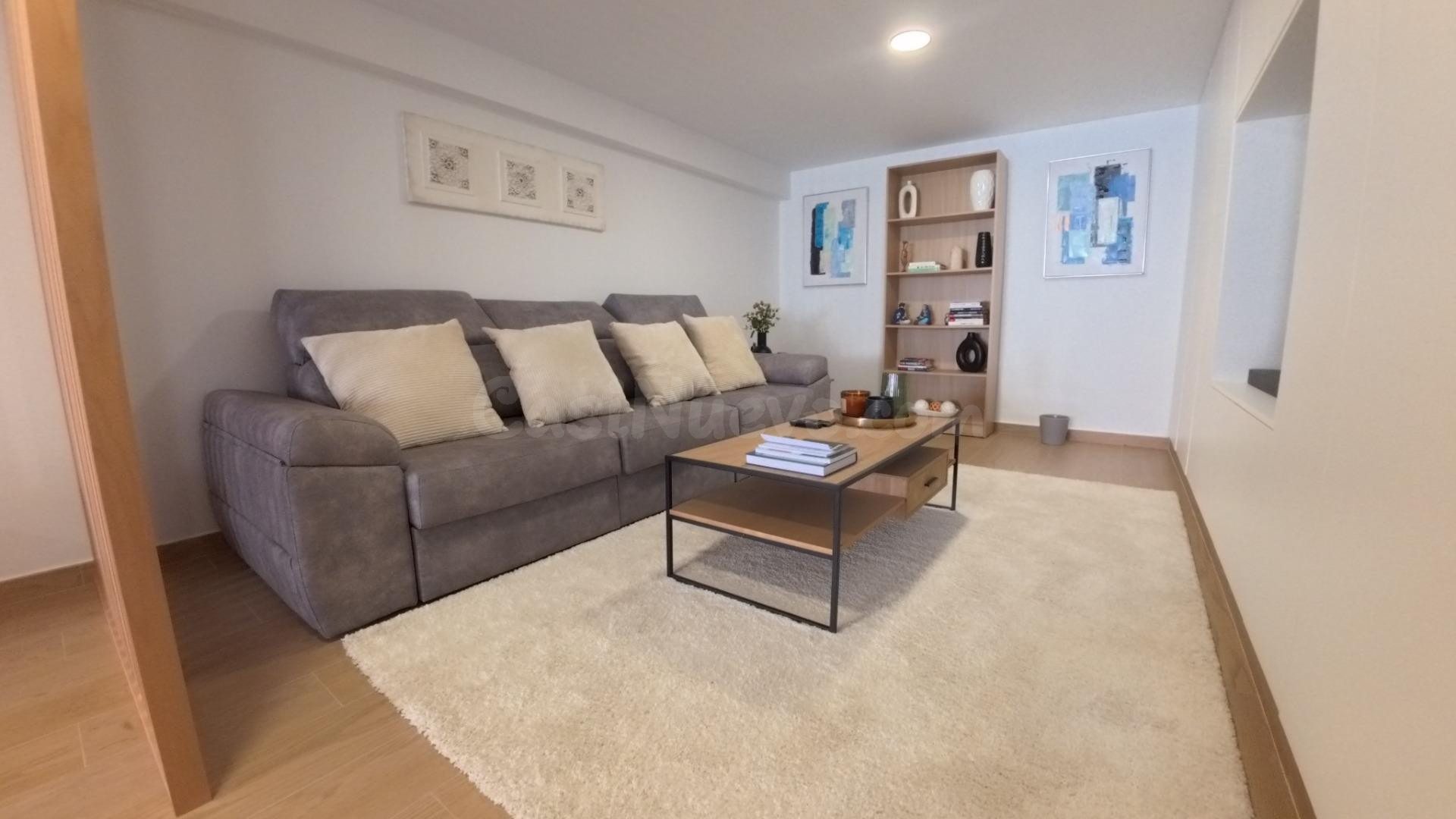 Adosado reformado de tres habitaciónes más apartamento con p - foto 4