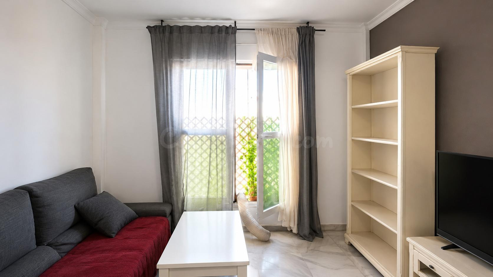 Adosada con gran potencial, terraza y vistas al mar en La Ca - foto 5
