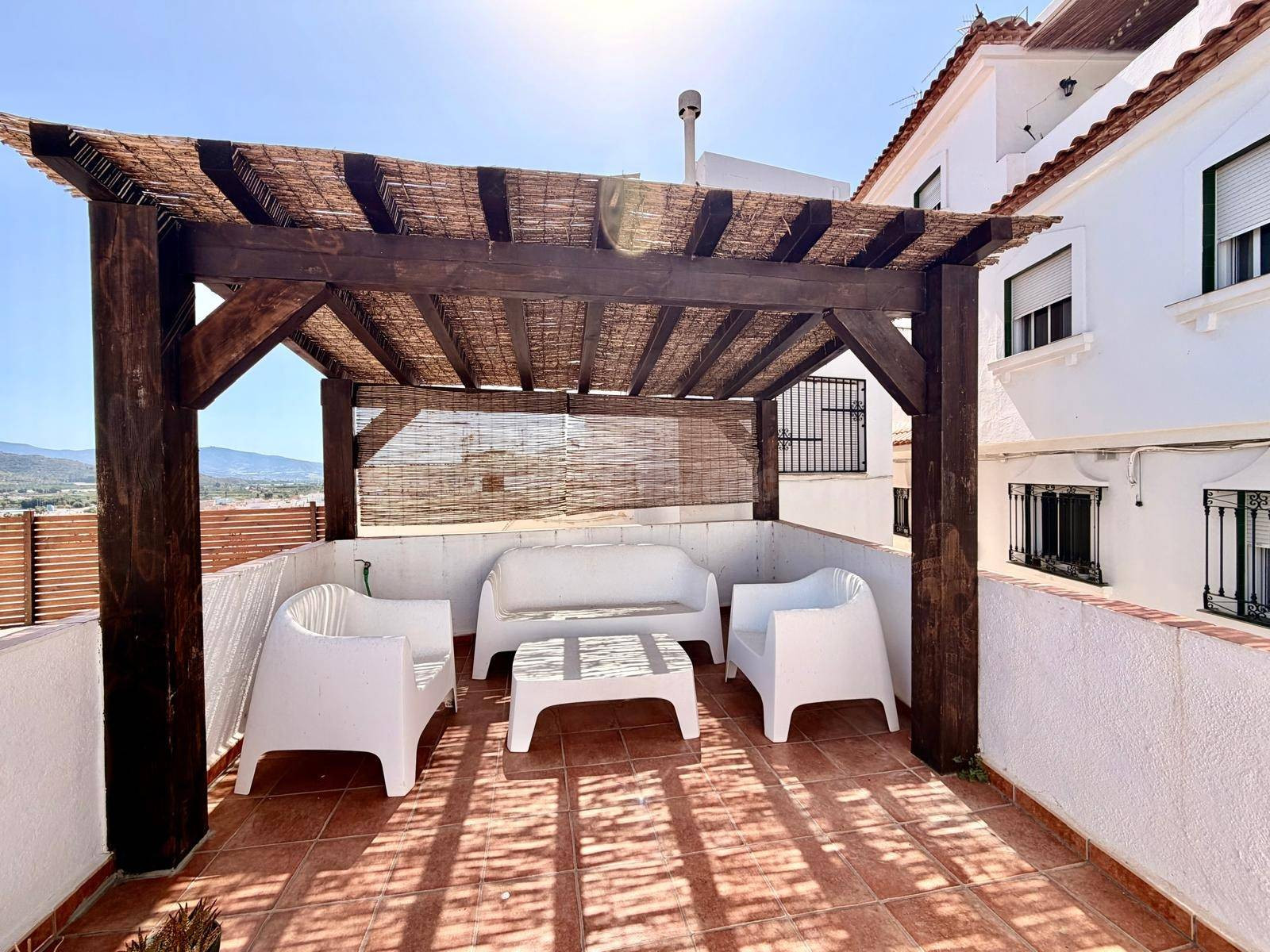 Encantadora Casa Reformada en el Corazón del Casco Histórico - foto 3