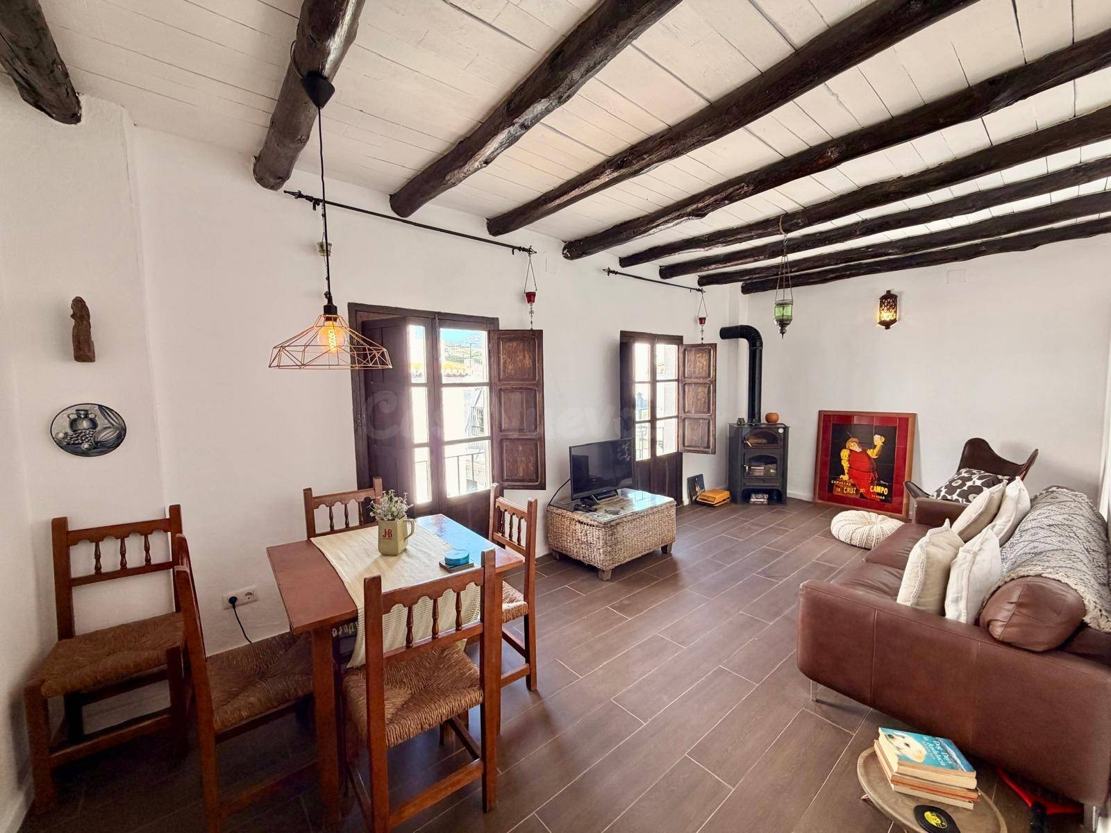 Encantadora Casa Reformada en el Corazón del Casco Histórico - foto 5