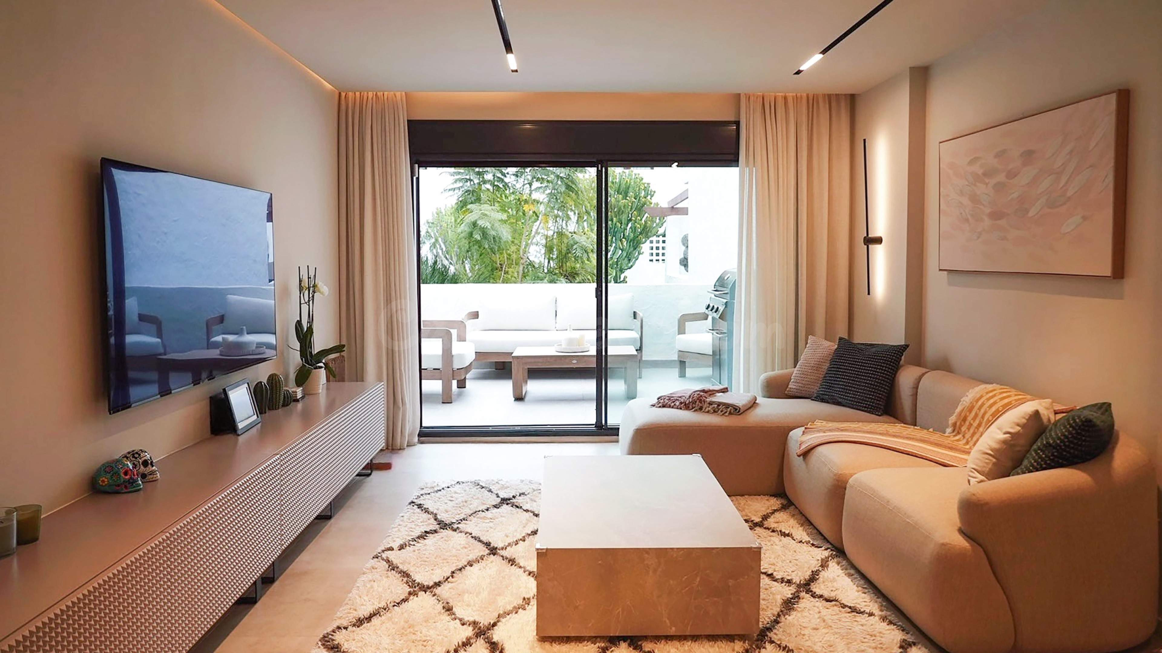 Piso totalmente reformado en Nueva Andalucía, Marbella - foto 2