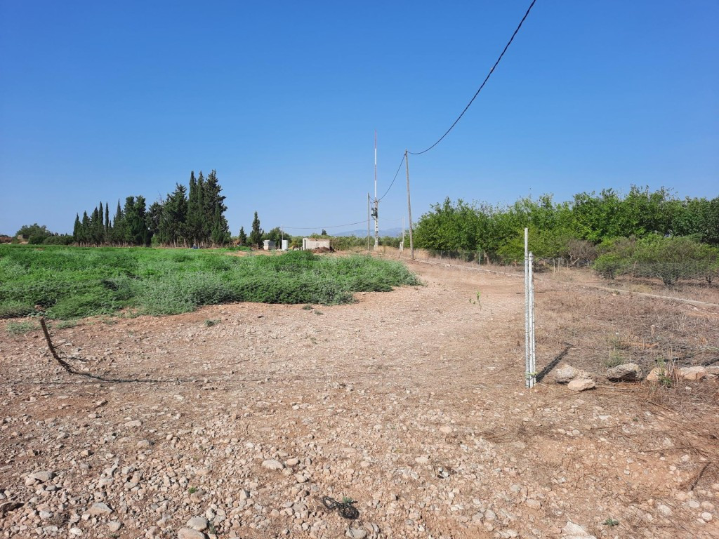 Finca de 1,79 ha en Santa Bàrbara con pozo propio