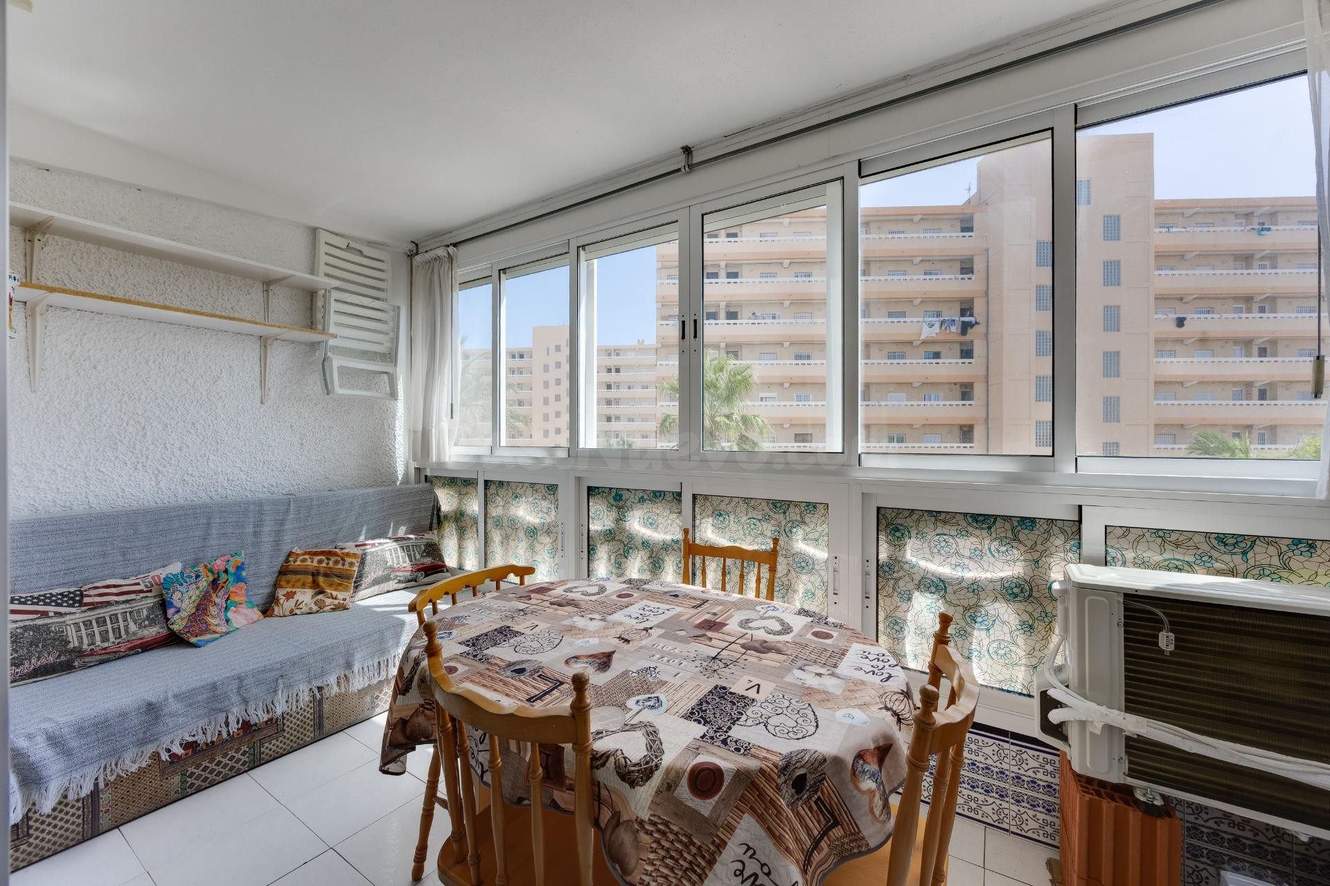 Apartamento de 1 dormitorio con parking comunitario a 240m d - foto 2